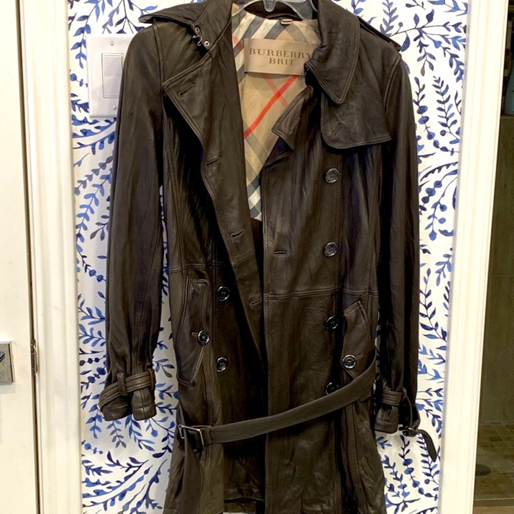 Short Leather Trench Burberry Coat
Colour: dark brown